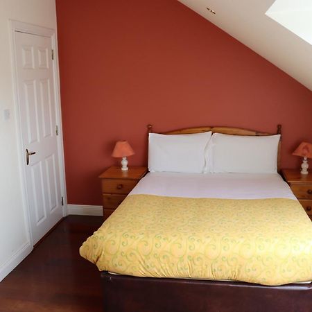 The Old Pier Guest Accommodation, Bed Only, No Breakfast Ballydavid ภายนอก รูปภาพ
